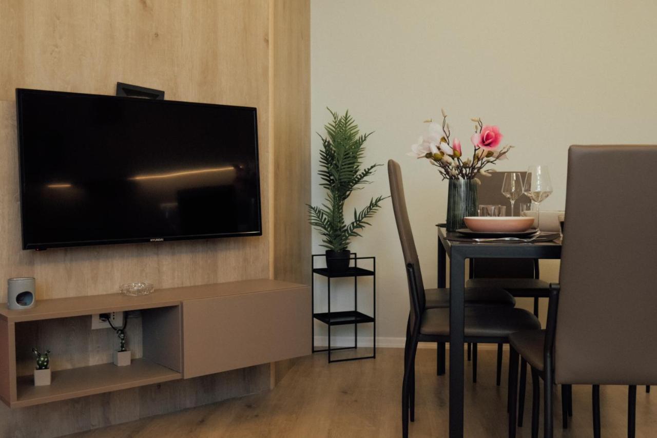 Newly Renovated Apartment Tirana Buitenkant foto