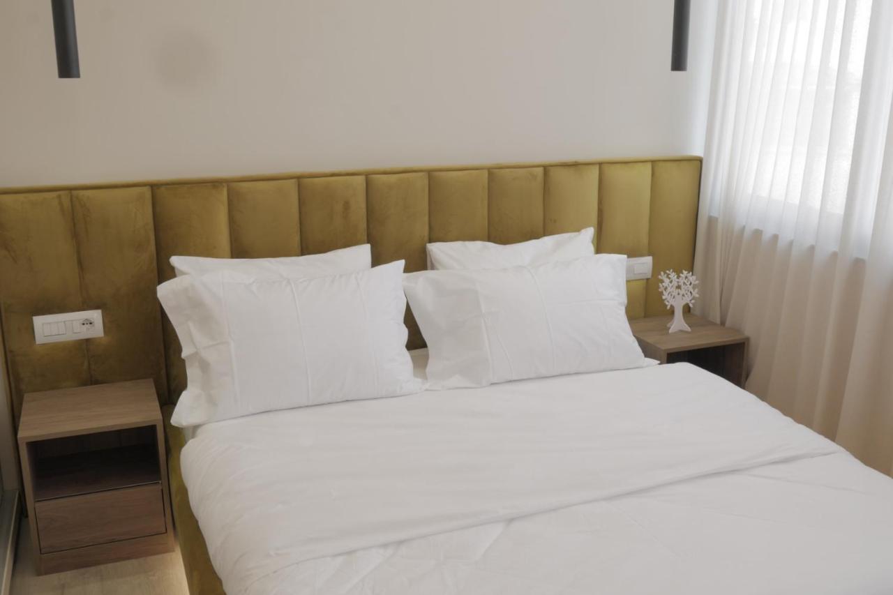 Newly Renovated Apartment Tirana Buitenkant foto