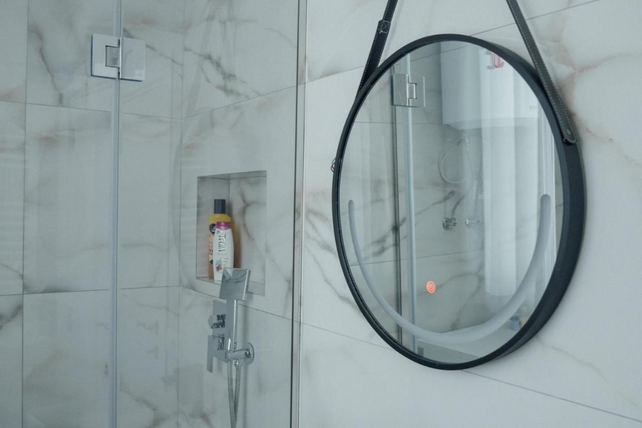 Newly Renovated Apartment Tirana Buitenkant foto