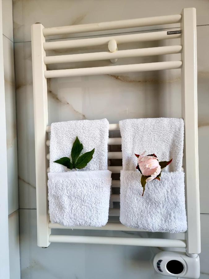 Newly Renovated Apartment Tirana Buitenkant foto